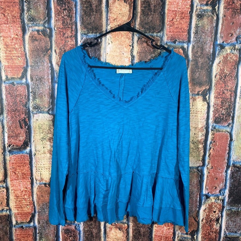 Altar’d state blue frayed v neck long sleeve tiered shirt size small